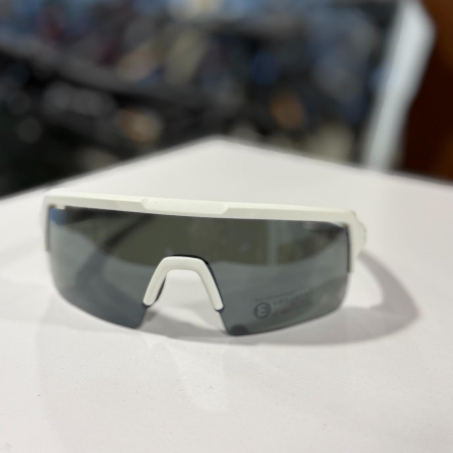 BBB Fuse Sportglasses Matt White/Black Pcsmoke Flash Mirror
