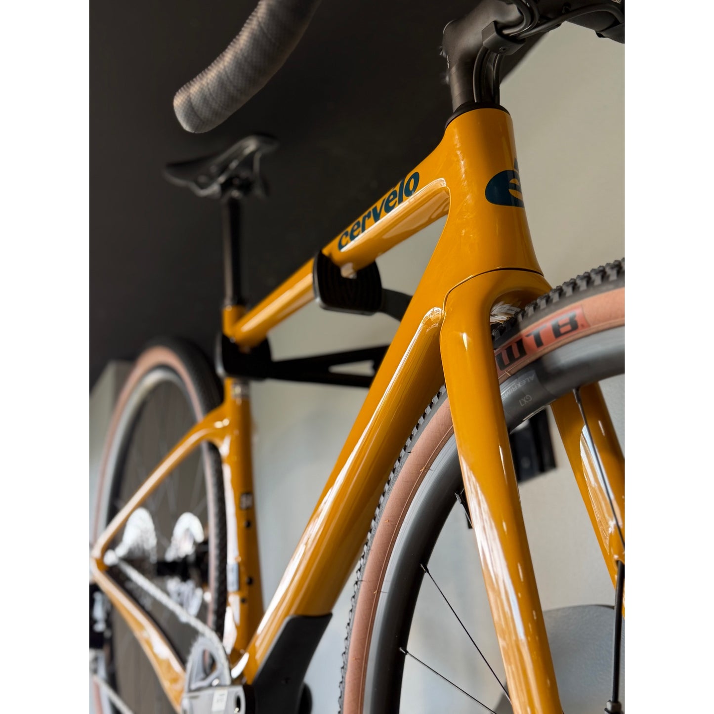 CERVELO 26 Aspero Apex XPLR 1 Bike Marigold