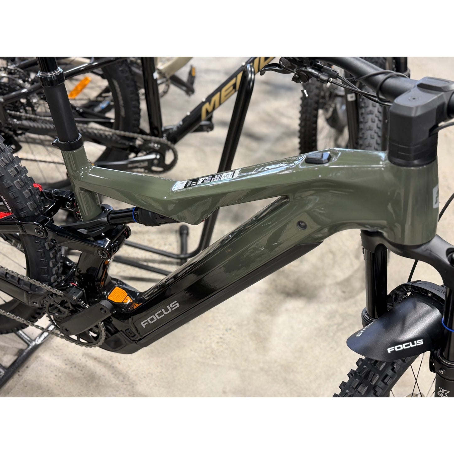 FOCUS THRON² 6.7 Bike 600Wh Urbangreen