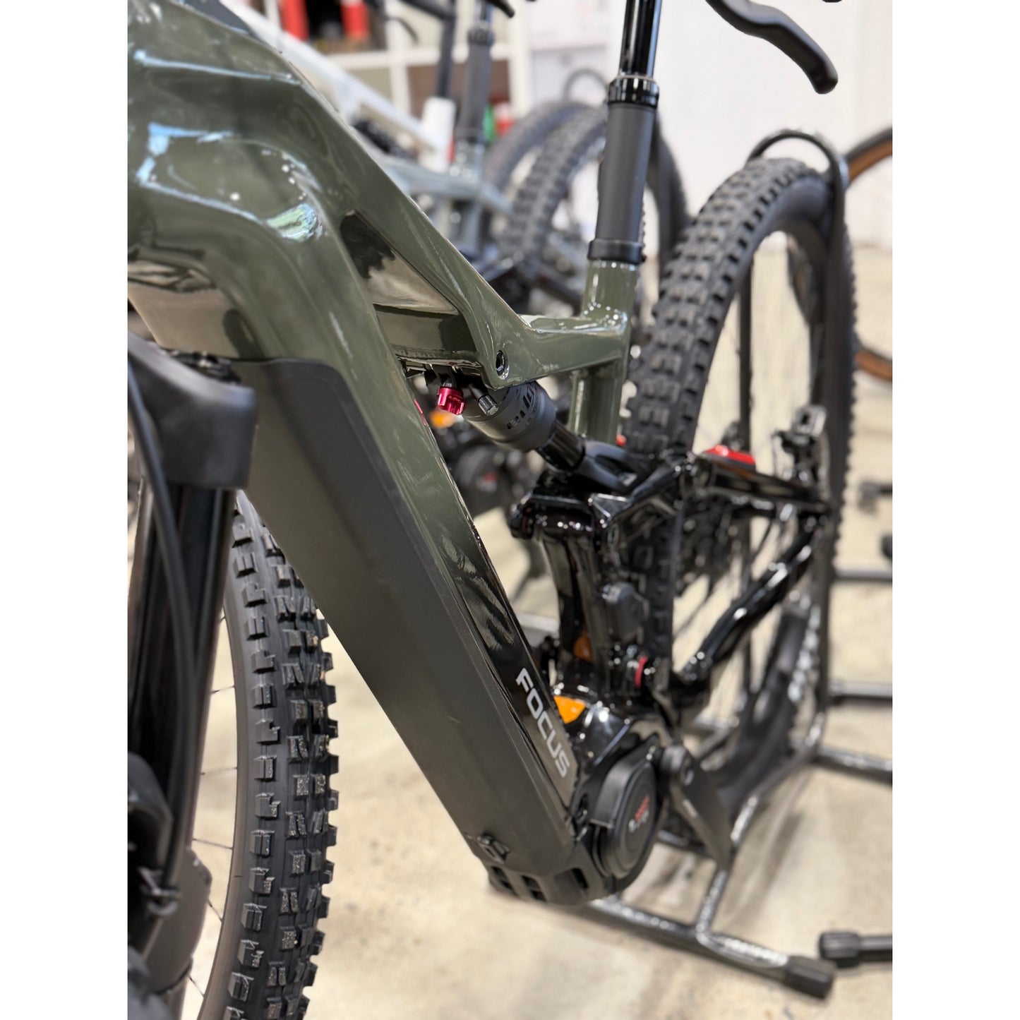 FOCUS THRON² 6.7 Bike 600Wh Urbangreen