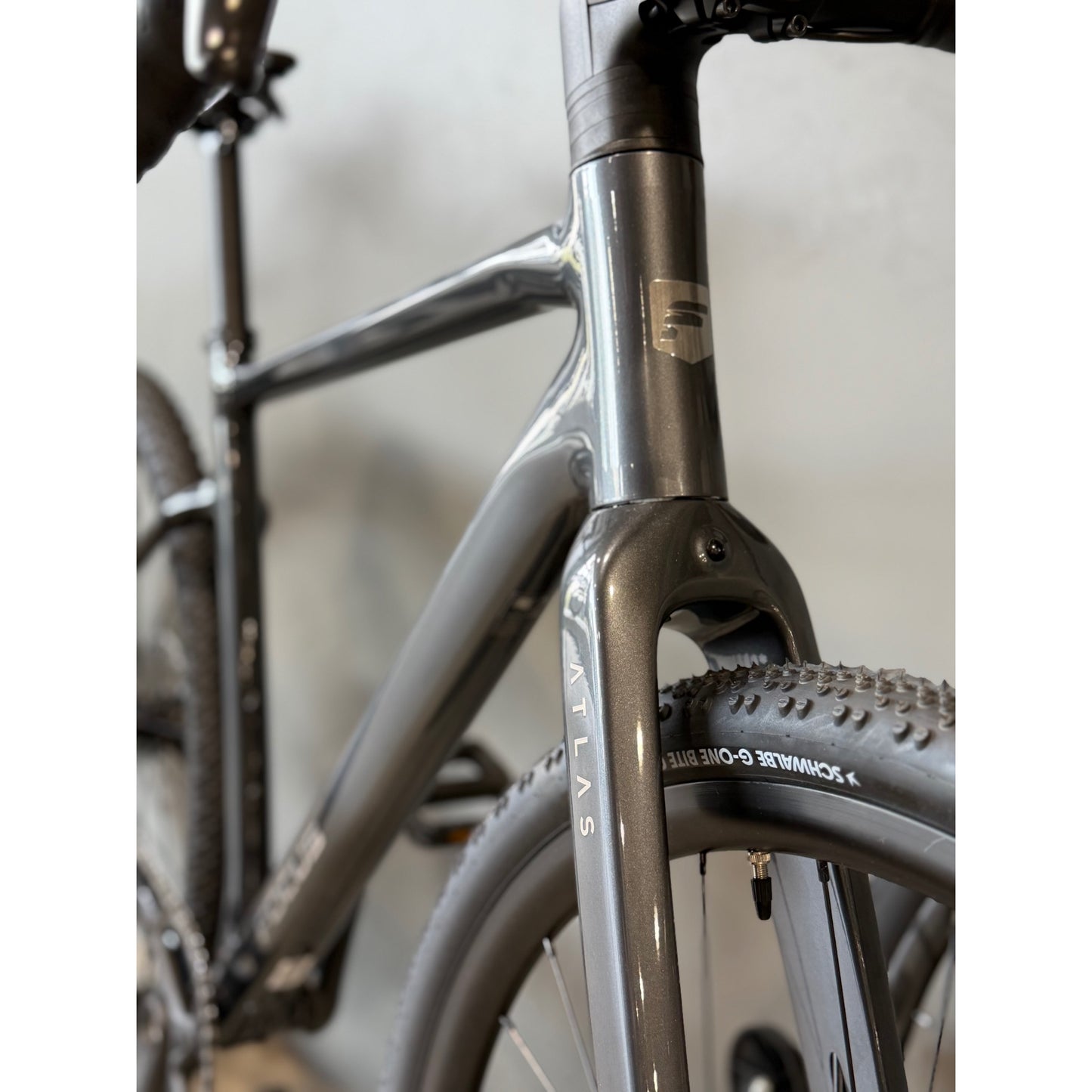 FOCUS Atlas 6.7 Bike Steelgrey Diamondblack Medium