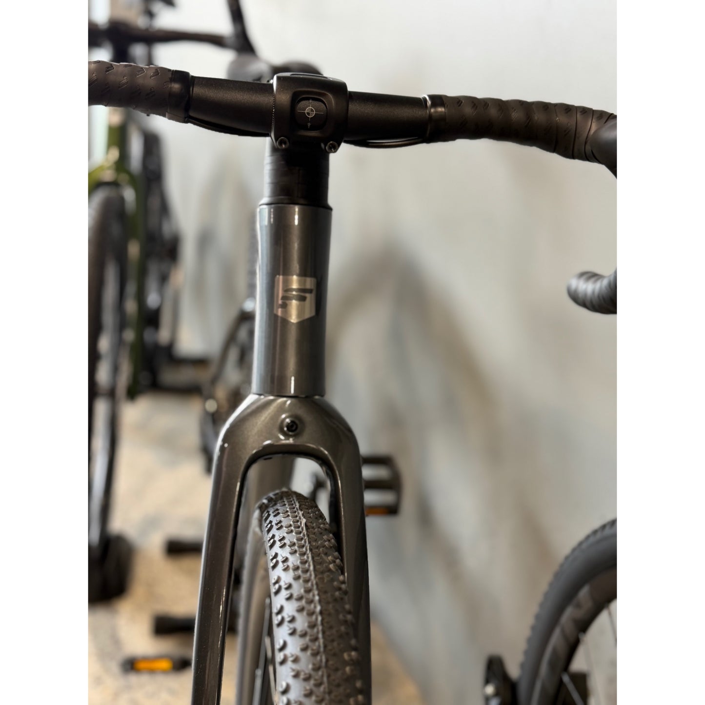 FOCUS Atlas 6.7 Bike Steelgrey Diamondblack Medium