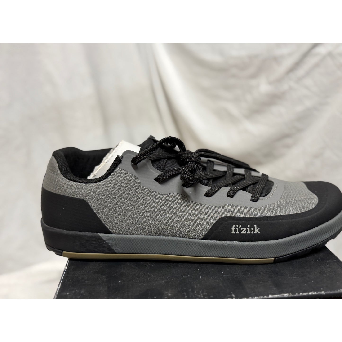 FIZIK Gravita Versor Flat Shoe