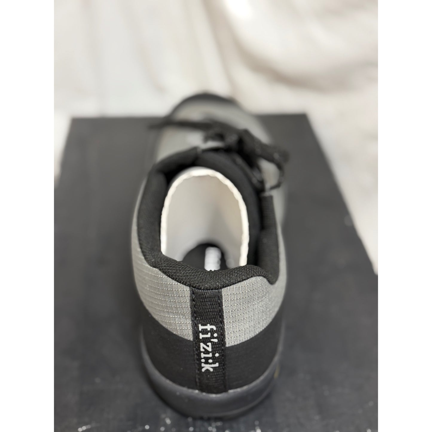 FIZIK Gravita Versor Flat Shoe