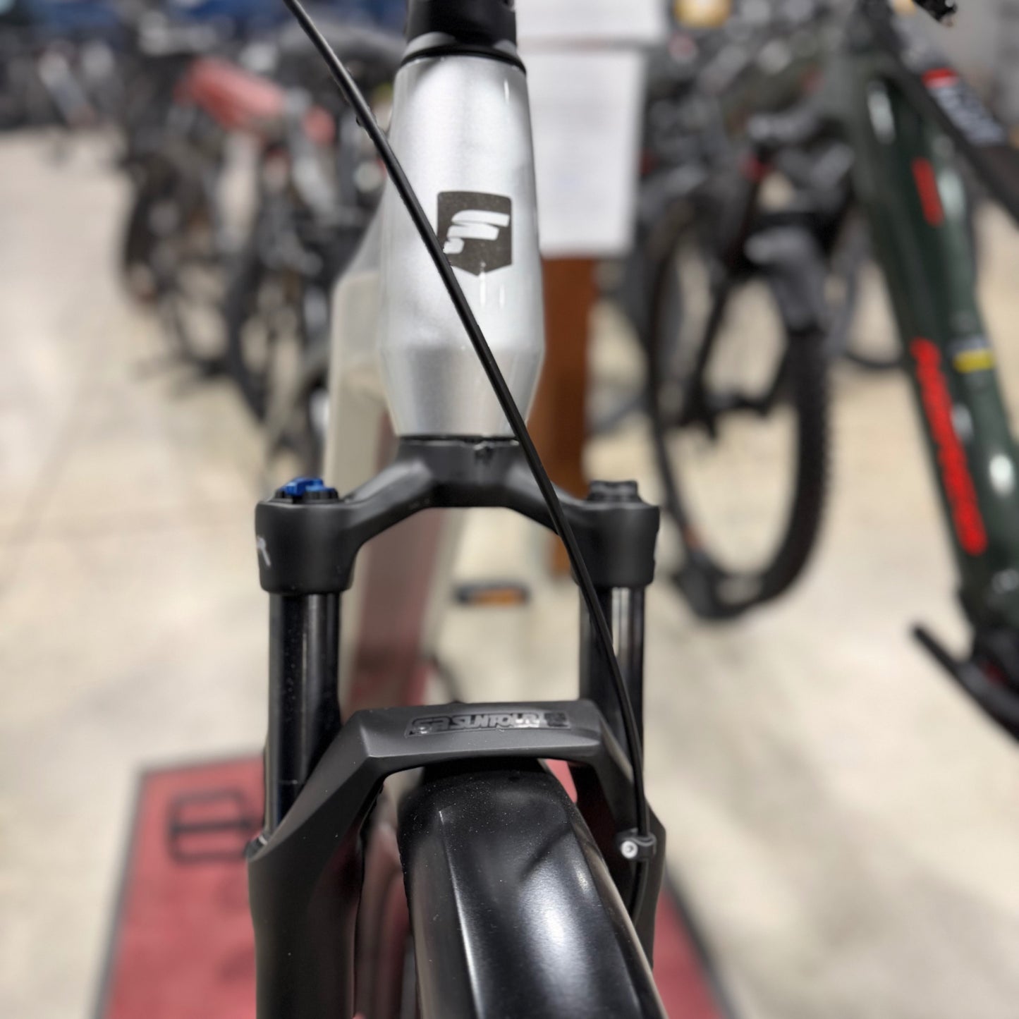 FOCUS 26 Aventura2 6.7 WA Bike 600wh Steelgrey Large
