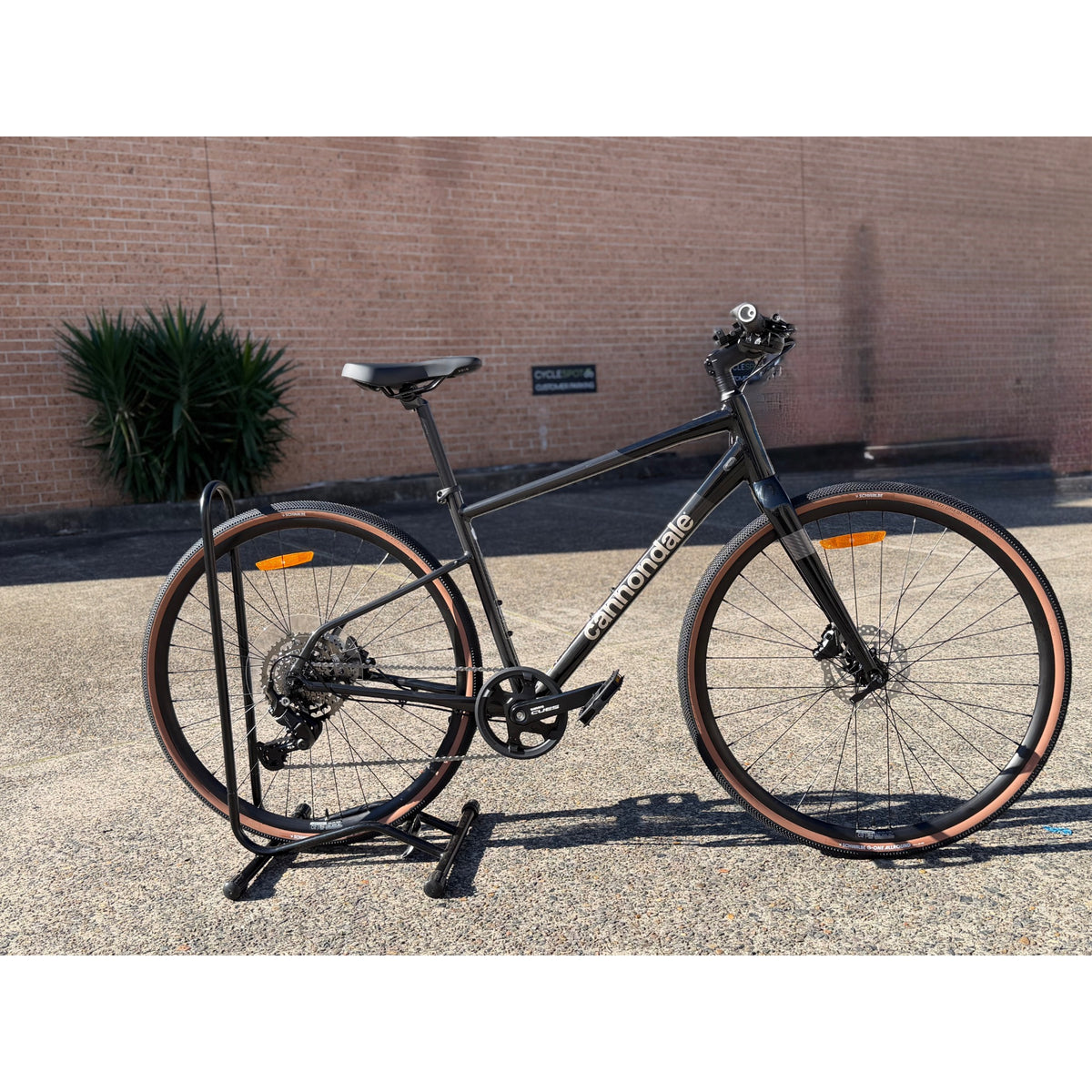 CANNONDALE Quick 2 Hybrid Bike Smoke Black