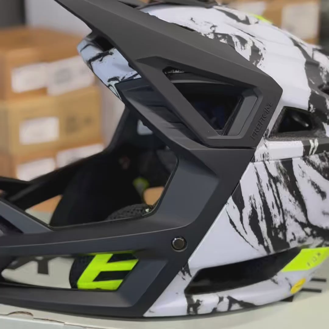 Load video: Fox full face Helmets MIPS