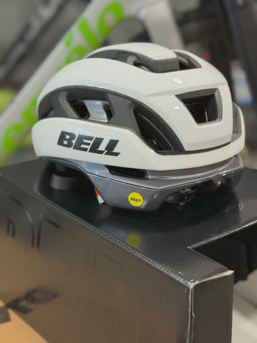 Load video: Bell Helmets MIPS